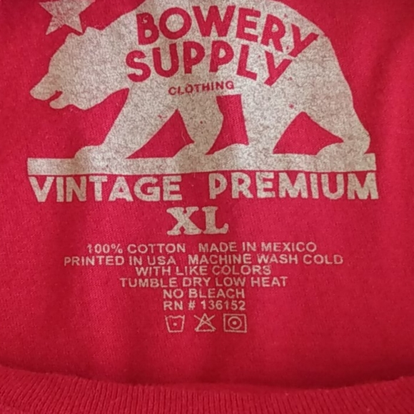 Bowery Supply Christmas T-Shirt – Red – Size XL - Picture 4 of 4